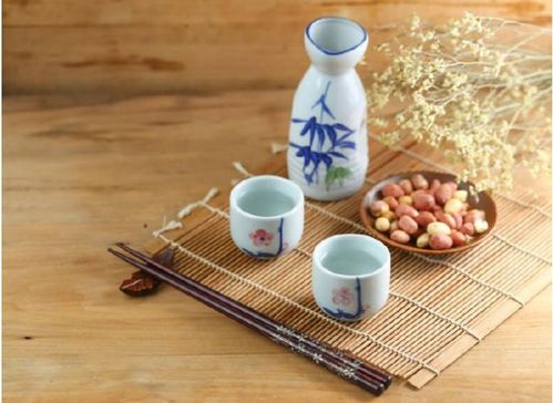 不懂酒的人，千萬(wàn)不要輕易嘗試醬香型白酒