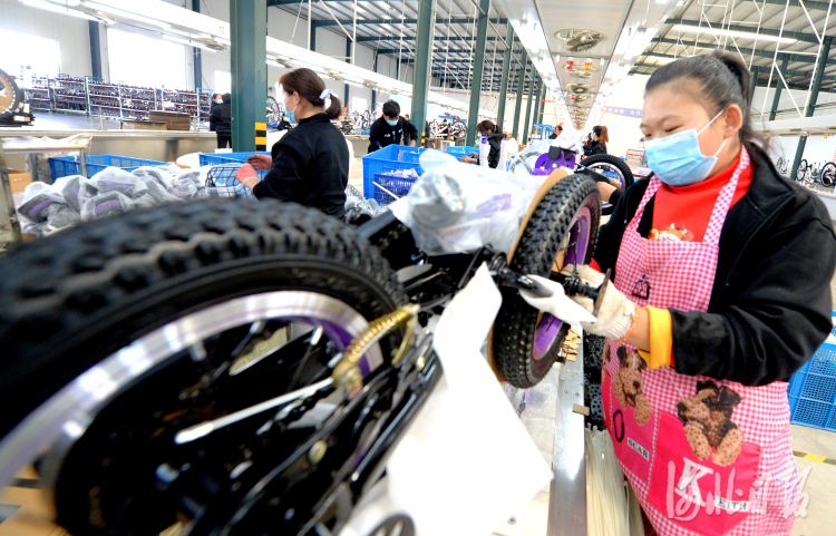河北廣宗 自行車童車企業(yè)生產(chǎn)忙